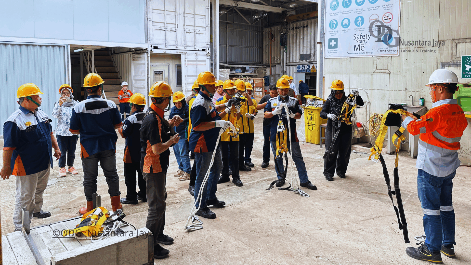 Training Penggunaan APD